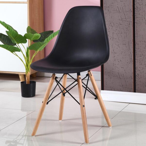 Eames Dining Chair – Iconic Design in Vibrant Colors