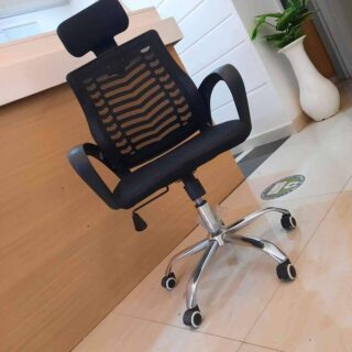 Secretarial headrest office chair with ergonomic features and modern design, ideal for enhancing comfort in any office setting.