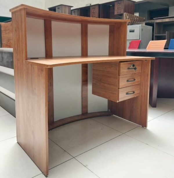 1.6M curved modern reception desk with a strong metal frame and cherry finish, perfect for professional lobbies and offices.